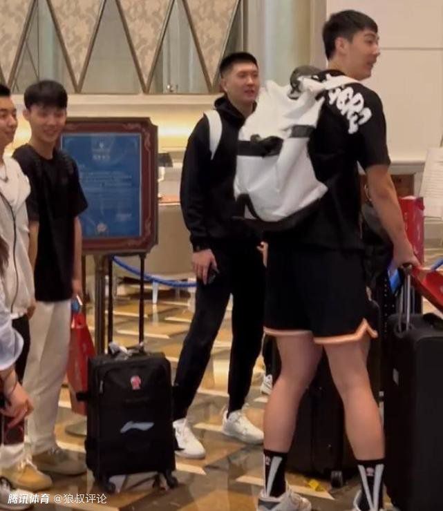 国产成人a v